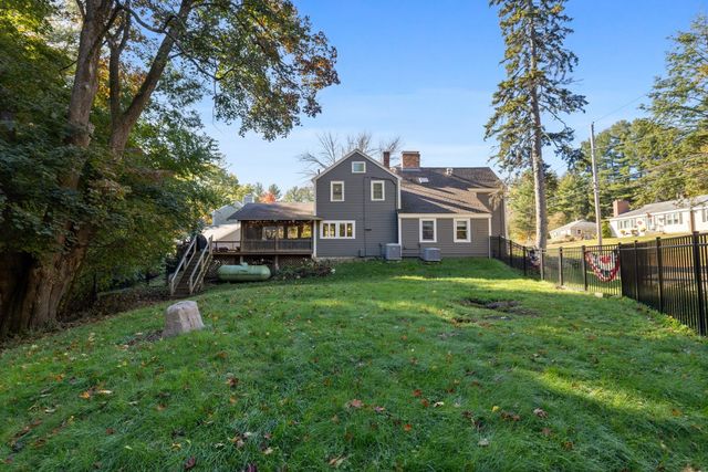 405 Andover St, Wilmington, MA 01887