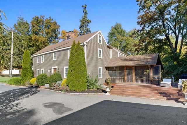 405 Andover St, Wilmington, MA 01887