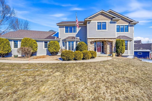 585 High Ridge Circle, Mendota Heights, MN 55118
