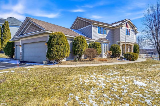 585 High Ridge Circle, Mendota Heights, MN 55118