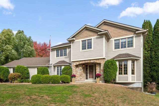 585 High Ridge Circle, Mendota Heights, MN 55118