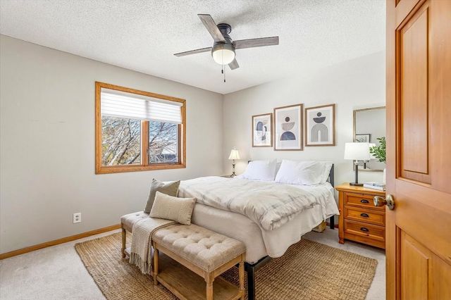 585 High Ridge Circle, Mendota Heights, MN 55118