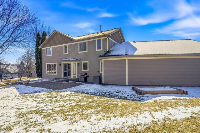 585 High Ridge Circle, Mendota Heights, MN 55118