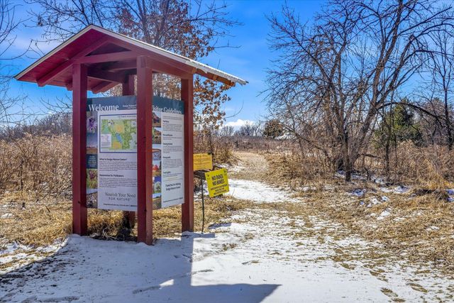 585 High Ridge Circle, Mendota Heights, MN 55118