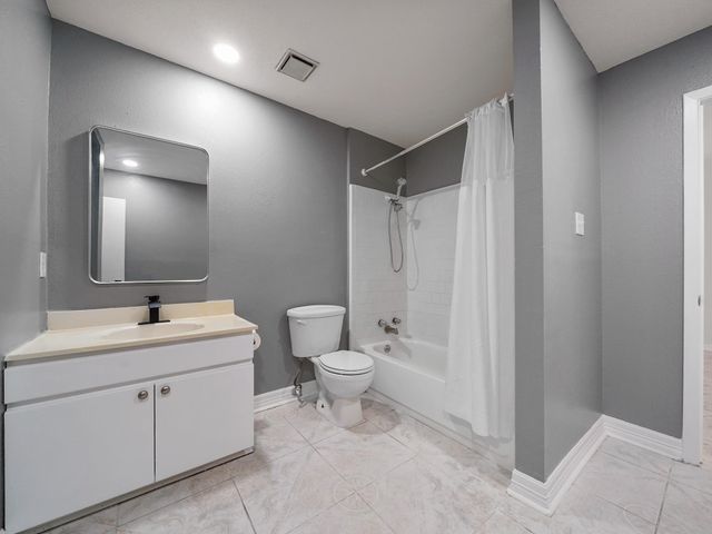 15522 Winter Briar Drive, Houston, TX 77489