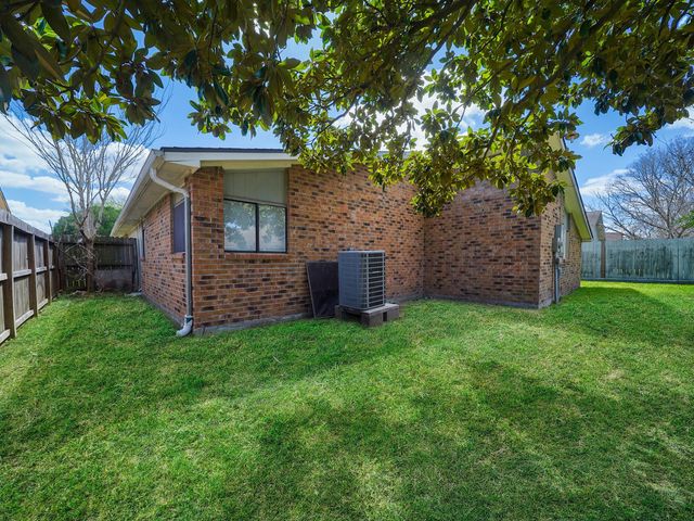 15522 Winter Briar Drive, Houston, TX 77489