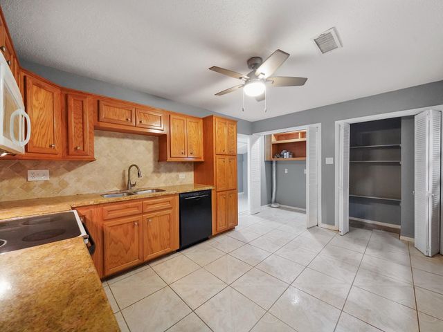 15522 Winter Briar Drive, Houston, TX 77489