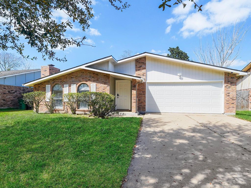 15522 Winter Briar Drive, Houston, TX 77489