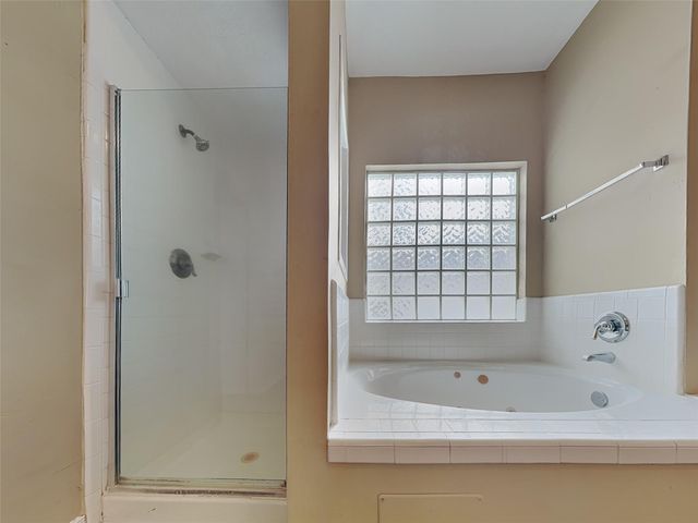 11911 Lakewood Hills Drive, Tomball, TX 77377