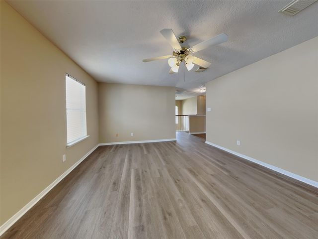 11911 Lakewood Hills Drive, Tomball, TX 77377