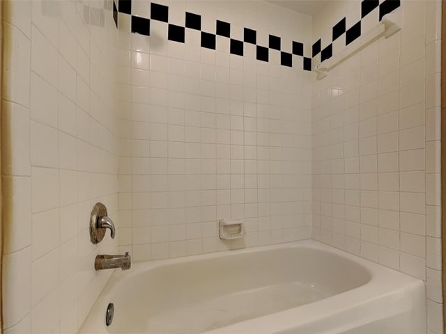 11911 Lakewood Hills Drive, Tomball, TX 77377