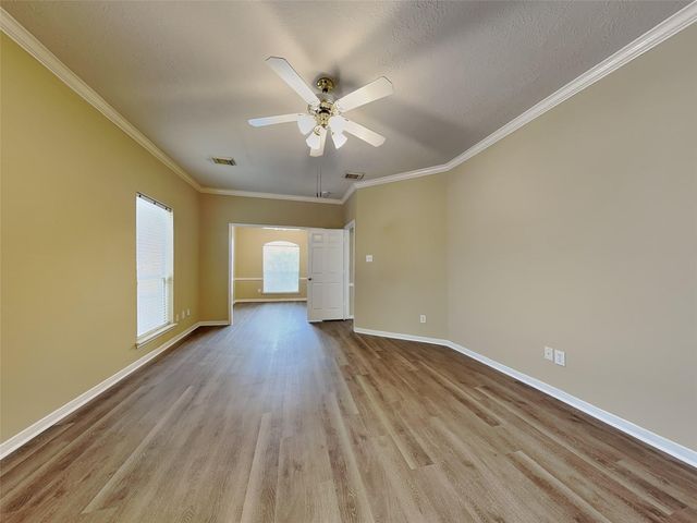 11911 Lakewood Hills Drive, Tomball, TX 77377