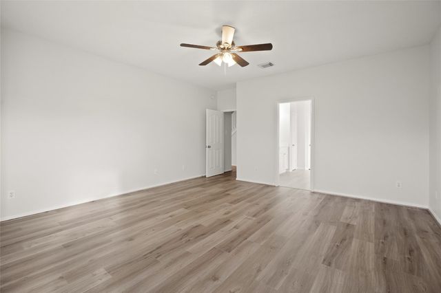 308 Meadow Trail Court, Friendswood, TX 77546