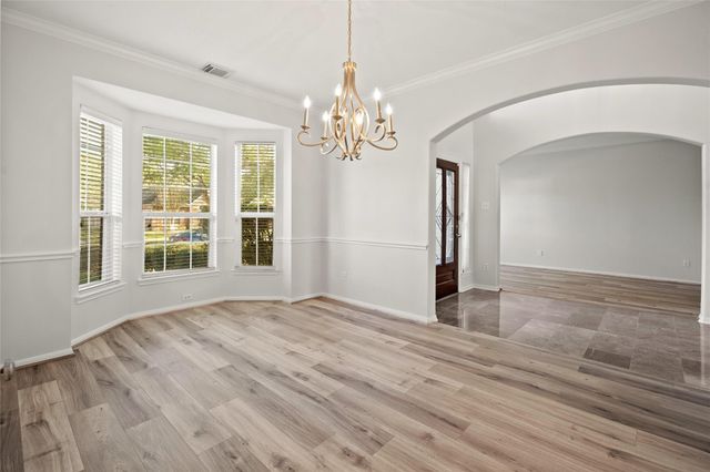 308 Meadow Trail Court, Friendswood, TX 77546