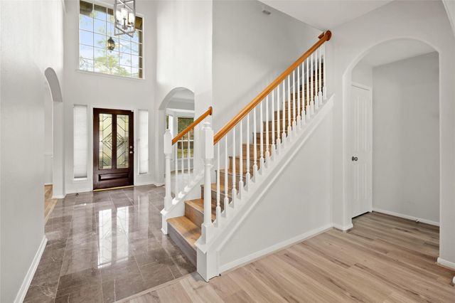 308 Meadow Trail Court, Friendswood, TX 77546