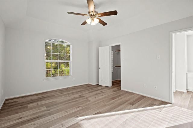 308 Meadow Trail Court, Friendswood, TX 77546