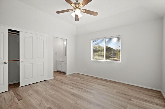 308 Meadow Trail Court, Friendswood, TX 77546