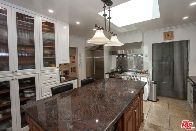 1173 S Point View Street, Los Angeles, CA 90035