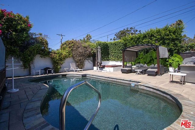 1173 S Point View Street, Los Angeles, CA 90035