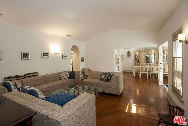 1173 S Point View Street, Los Angeles, CA 90035