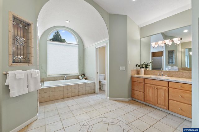 8781 Boulder Ridge Ct SE, Salem, OR 97317