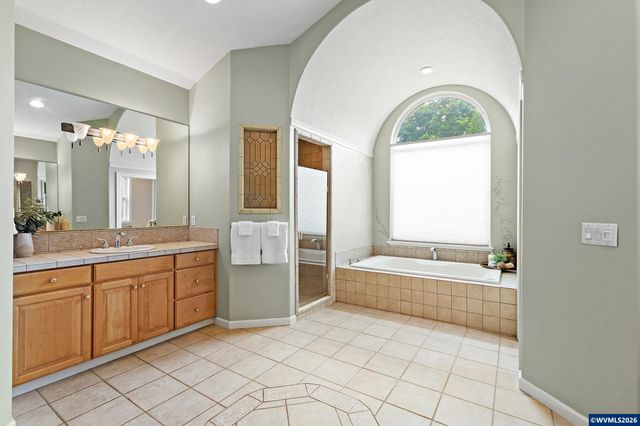 8781 Boulder Ridge Ct SE, Salem, OR 97317