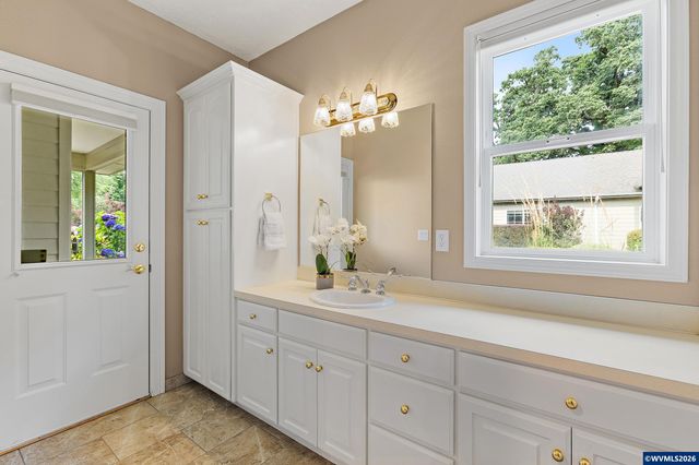 8781 Boulder Ridge Ct SE, Salem, OR 97317