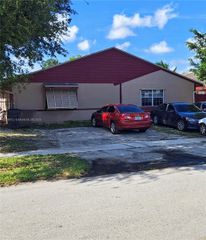 7215 SW 11th Ct, North Lauderdale, FL 33068
