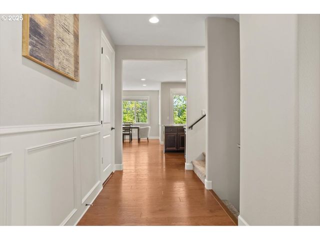 2964 Nw PARKHURST Ter, Portland, OR 97229