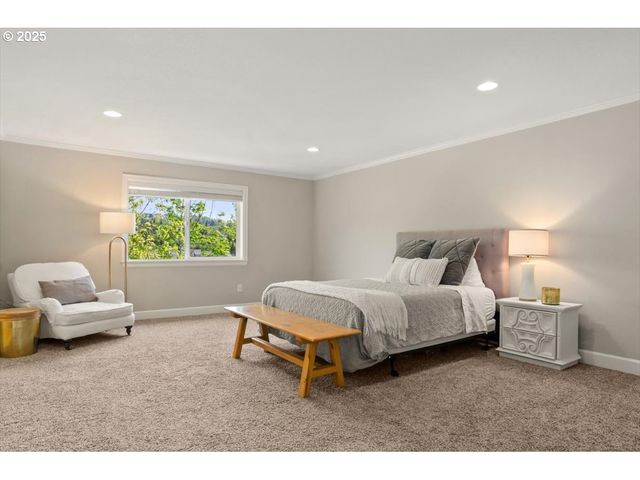 2964 Nw PARKHURST Ter, Portland, OR 97229