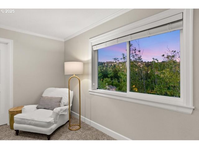 2964 Nw PARKHURST Ter, Portland, OR 97229
