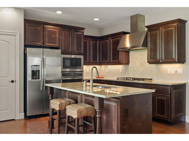 2964 Nw PARKHURST Ter, Portland, OR 97229