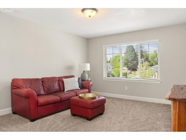 2964 Nw PARKHURST Ter, Portland, OR 97229