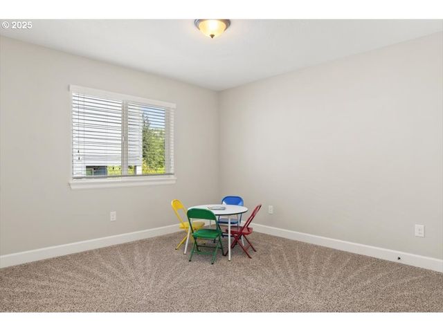 2964 Nw PARKHURST Ter, Portland, OR 97229