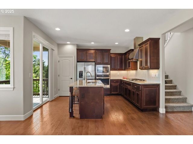 2964 Nw PARKHURST Ter, Portland, OR 97229