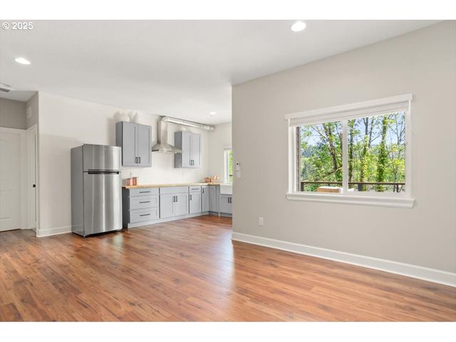 2964 Nw PARKHURST Ter, Portland, OR 97229