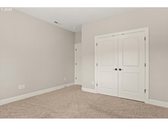 2964 Nw PARKHURST Ter, Portland, OR 97229