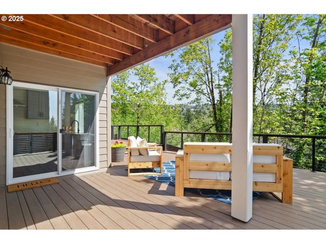 2964 Nw PARKHURST Ter, Portland, OR 97229