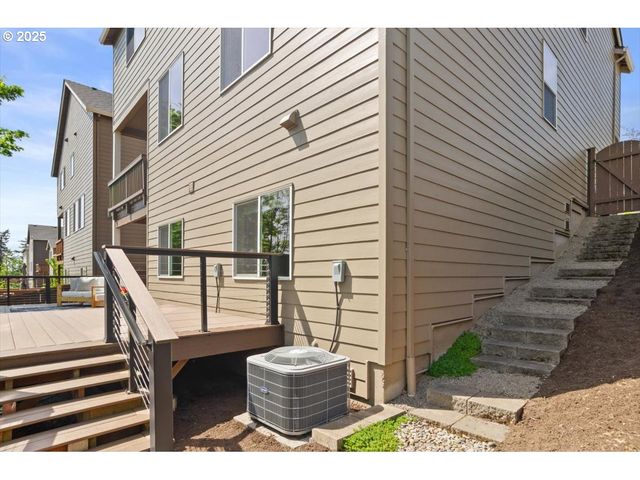 2964 Nw PARKHURST Ter, Portland, OR 97229