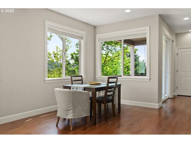 2964 Nw PARKHURST Ter, Portland, OR 97229