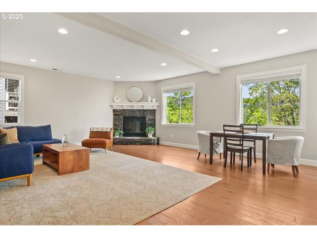 2964 Nw PARKHURST Ter, Portland, OR 97229