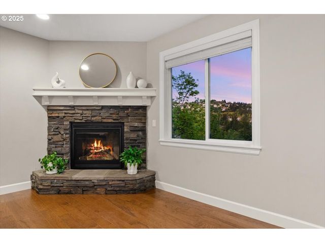 2964 Nw PARKHURST Ter, Portland, OR 97229