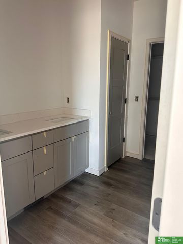 20963 Ogden Street, Elkhorn, NE 68022