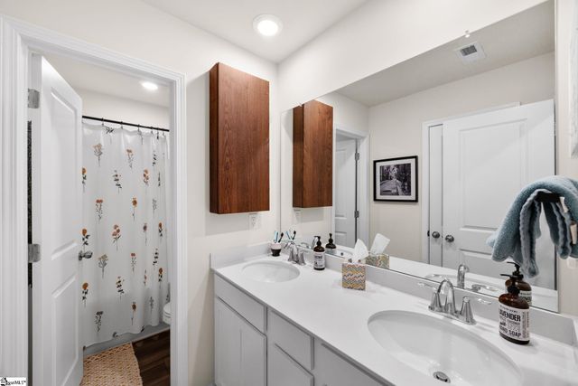 1917 Landrow Lane, Boiling Springs, SC 29316