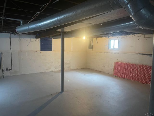 2129 N Clinton Road, Saginaw, MI 48602