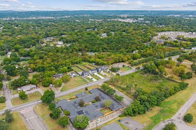 420 Larkin Springs Rd, Madison, TN 37115