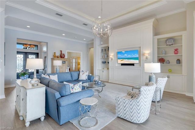 8998 Arrezo CT, Naples, FL 34119