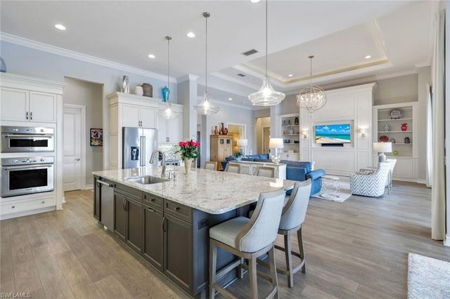 8998 Arrezo CT, Naples, FL 34119