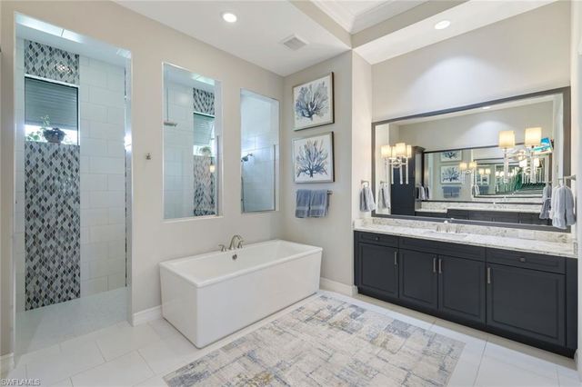 8998 Arrezo CT, Naples, FL 34119