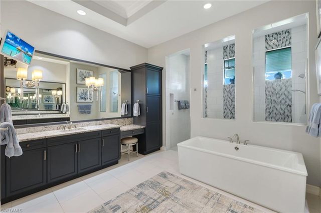 8998 Arrezo CT, Naples, FL 34119